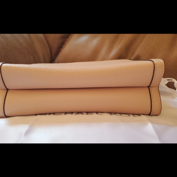 Michael Kors handbag - Picture 12 of 16